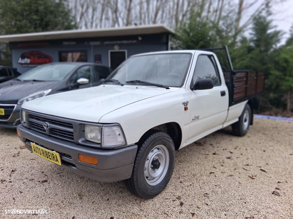 Toyota Hilux - 1