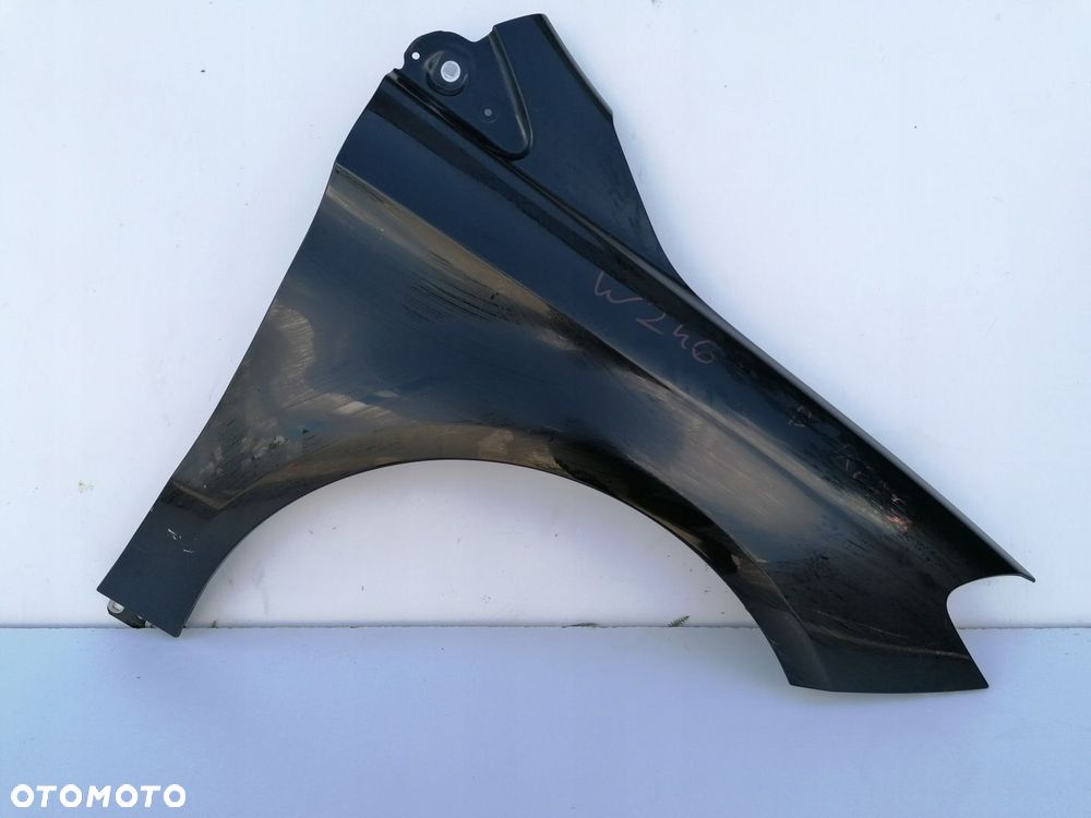 Błotnik prawy przód MERCEDES B klasa W246 11-18r