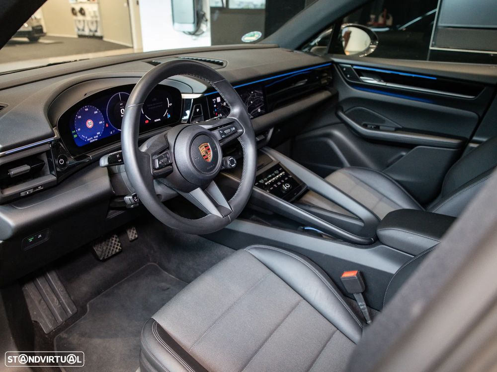 Porsche Macan Electric 4 - 22