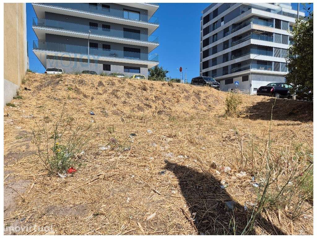 Terreno com Projeto Aprovado na Amadora - Grande imagem: 2/10