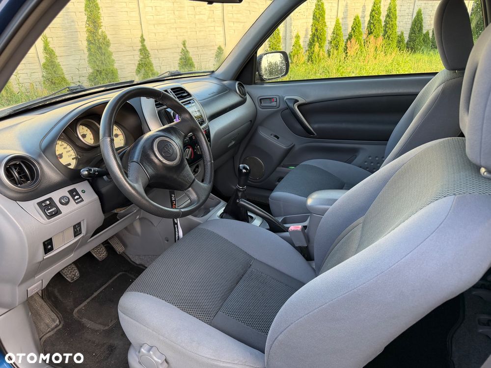 Toyota RAV4 - 9