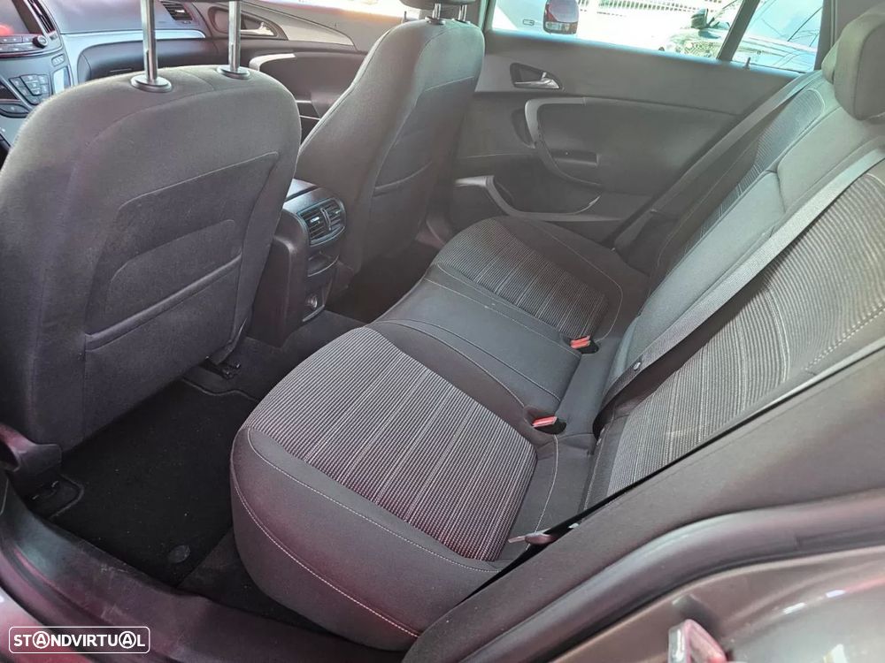 Opel Insignia Sports Tourer - 10