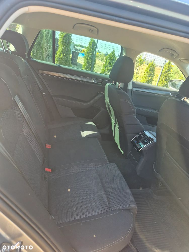 Skoda Superb 2.0 TDI SCR Style DSG - 14