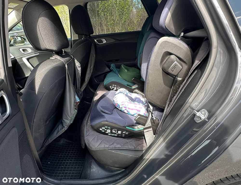 Kia Ceed 1.6 CRDi mHEV M - 10