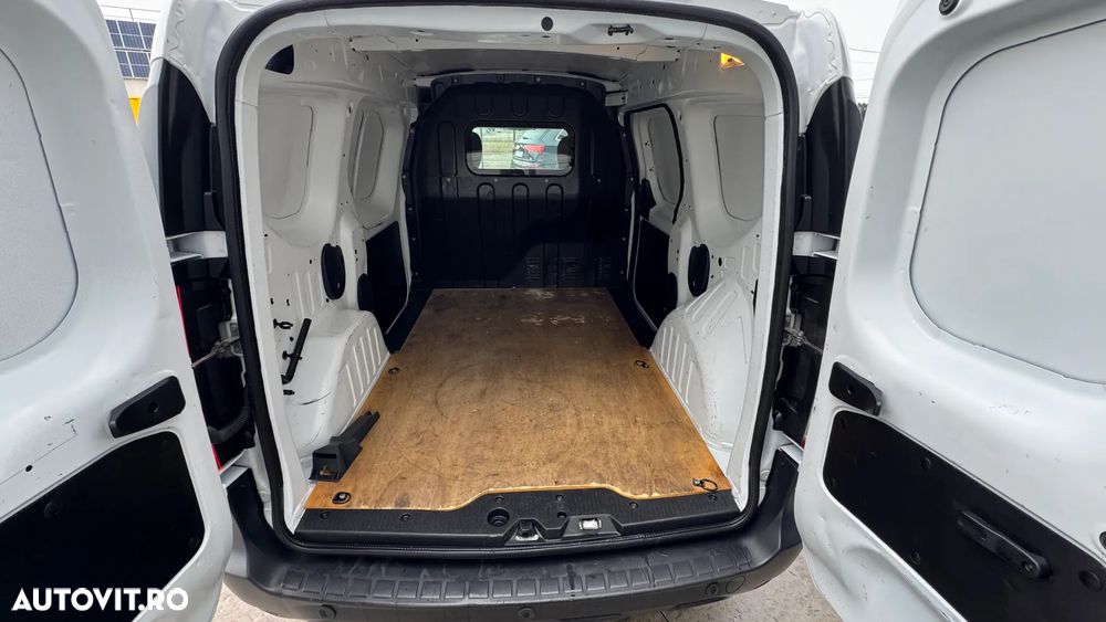Dacia Dokker SCe 100 Essential - 12