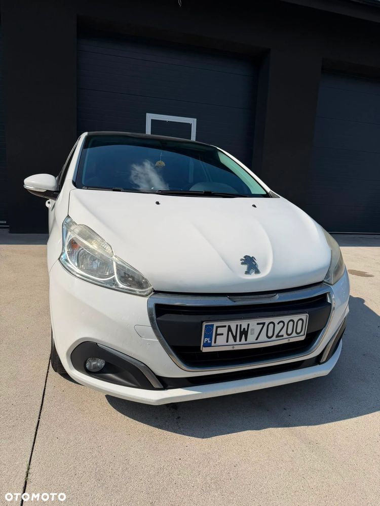 Peugeot 208 - 1