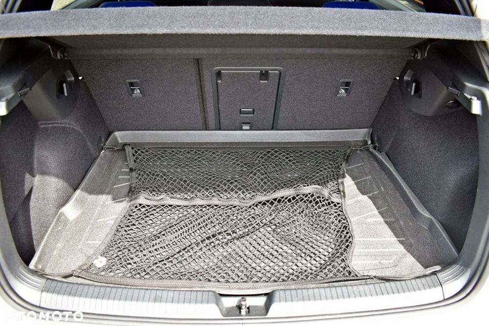 Volkswagen Golf 2.0 TSI OPF 4Motion DSG R Performance - 28
