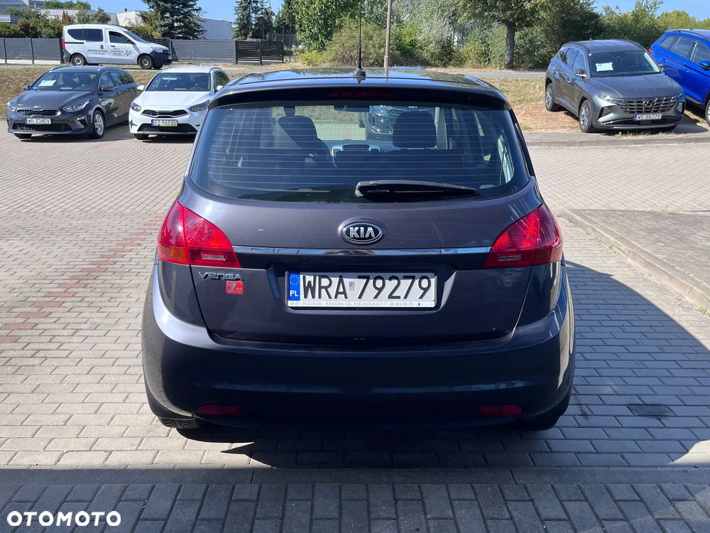 Kia Venga - 7