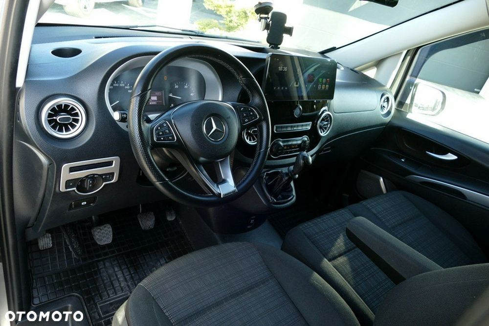 Mercedes-Benz Klasa V - 20