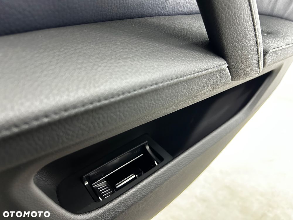 BMW Seria 5 530i Sport-Aut Edition Sport - 31