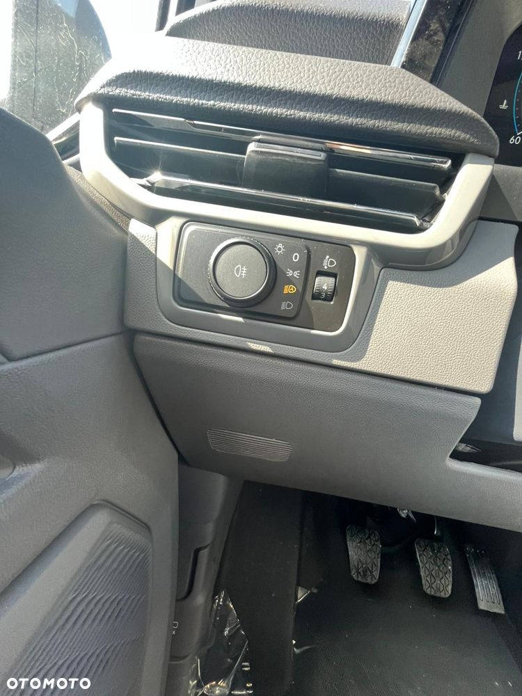 Volkswagen Transporter FURGON T7 - 15