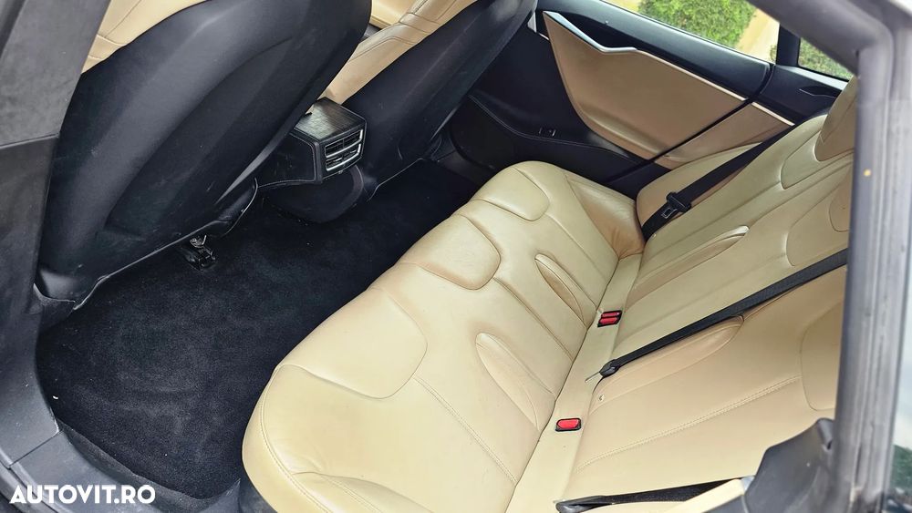 Tesla Model S Performance - 9