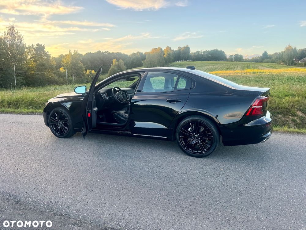 Volvo S60 B5 B AWD Plus Dark - 2