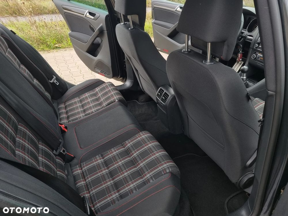 Volkswagen Golf 2.0 GTI - 28