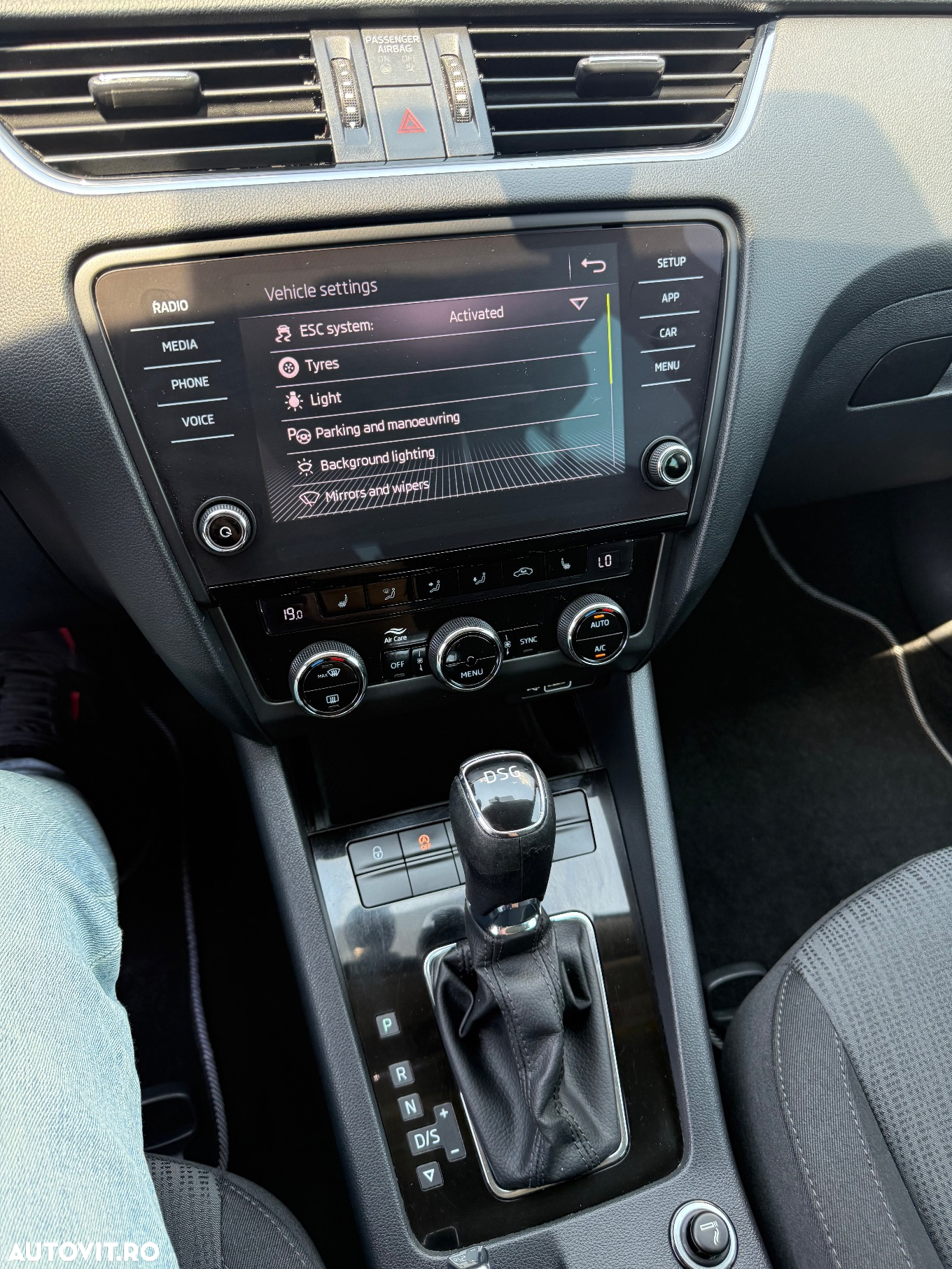 Skoda Octavia Combi 2.0 TDI DSG Style - 23