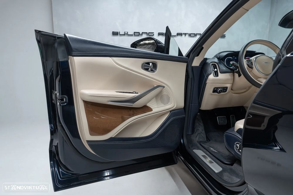 Aston Martin DBX Standard - 26