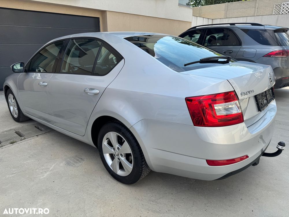 Skoda Octavia 1.6 TDI DPF DSG Ambition - 8