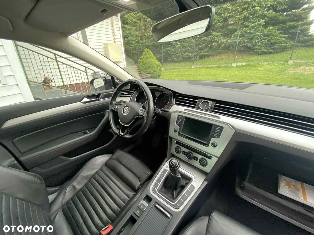 Volkswagen Passat 1.6 TDI (BlueMotion Technology) Comfortline - 4