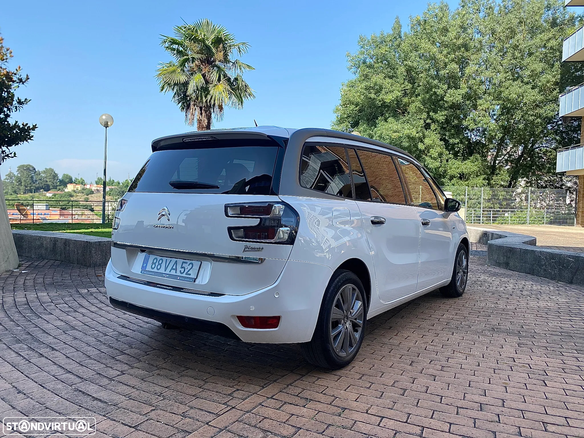 Citroën C4 Grand Picasso 1.6 e-HDi Exclusive - 4