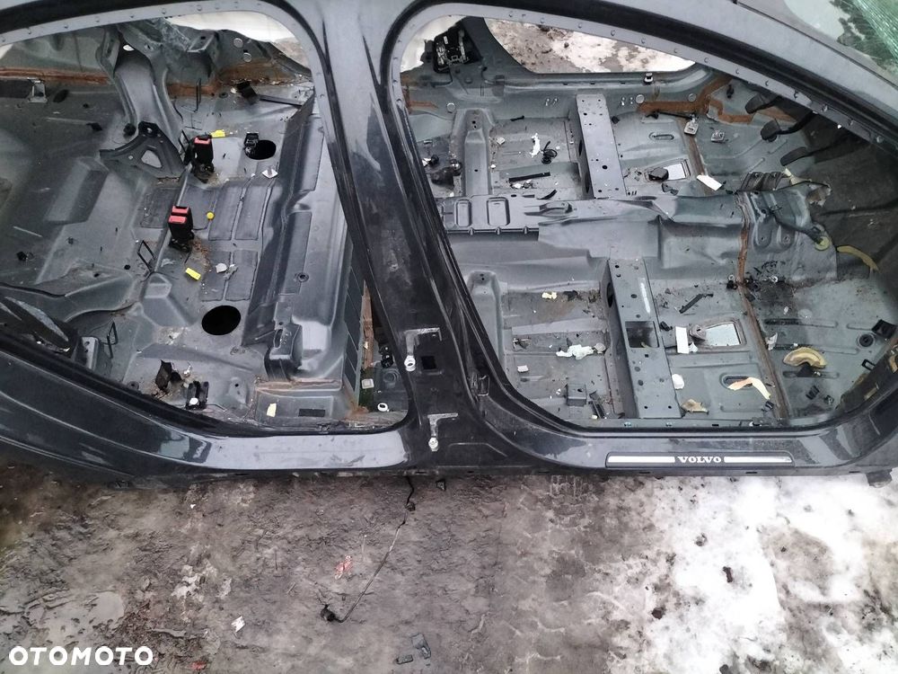 PRÓG PRAWY + SŁUPEK ŚRODKOWY VOLVO S60 II 492-46 - 2