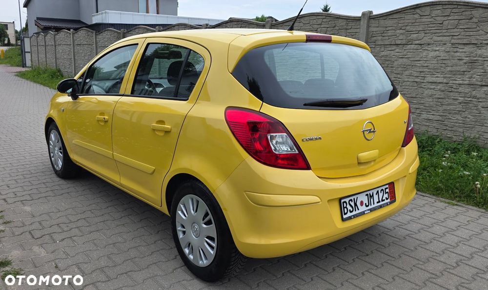 Opel Corsa 1.4 16V Innovation - 11