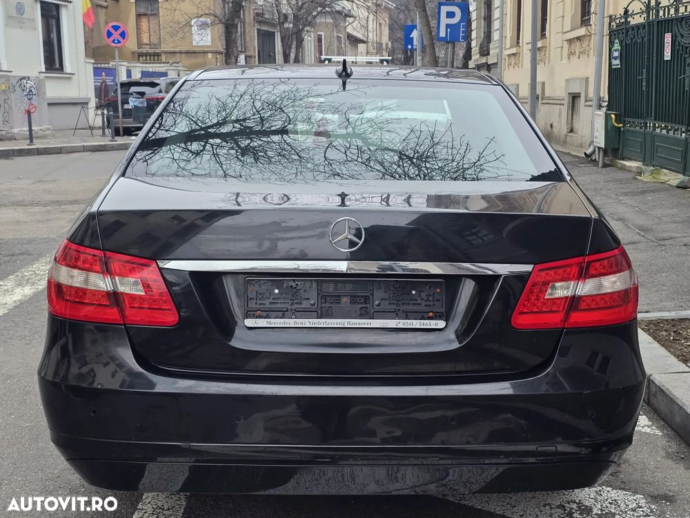 Mercedes-Benz E 220 CDI DPF BlueEFFICIENCY Automatik - 12