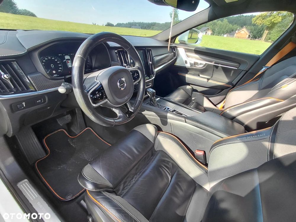 Volvo V90 Cross Country D5 AWD Ocean Race - 14