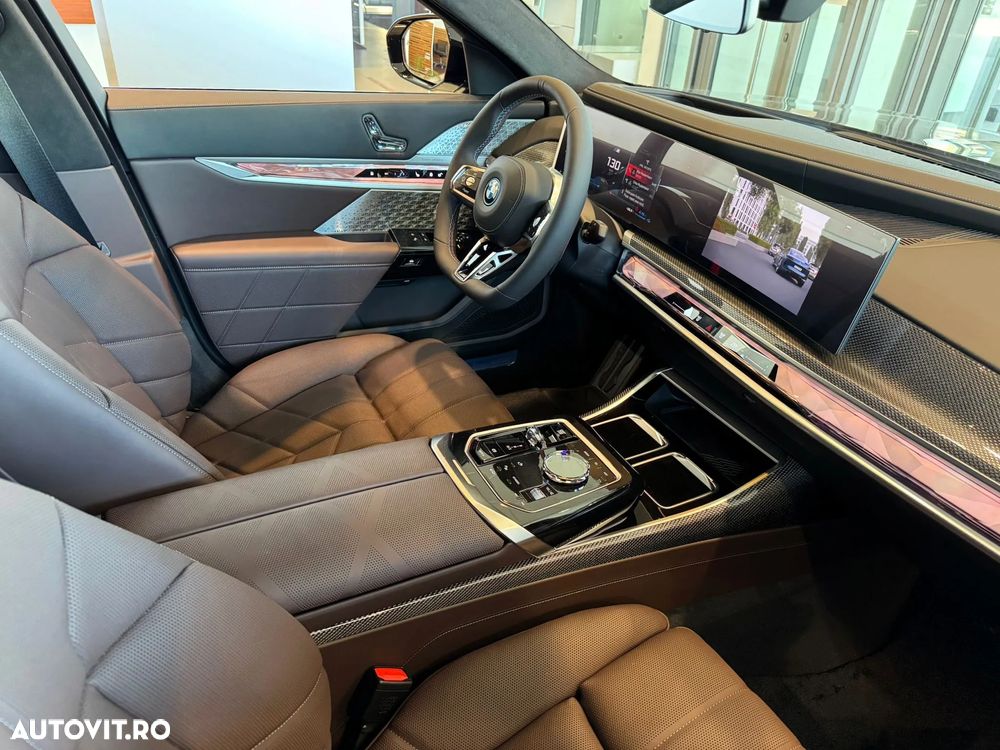 BMW M7 M760e xDrive AT PHEV - 17