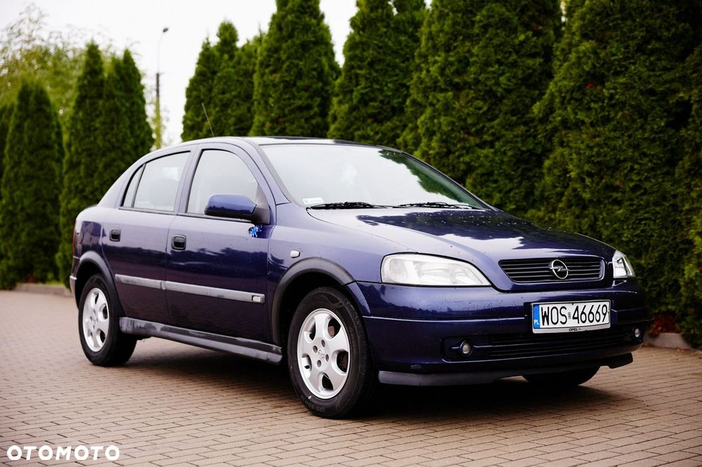 Opel Astra 1.6 - 9
