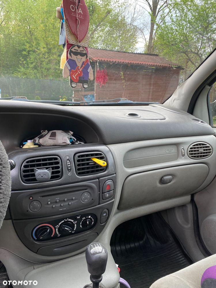 Renault Scenic 1.9 dCi Authentique - 5