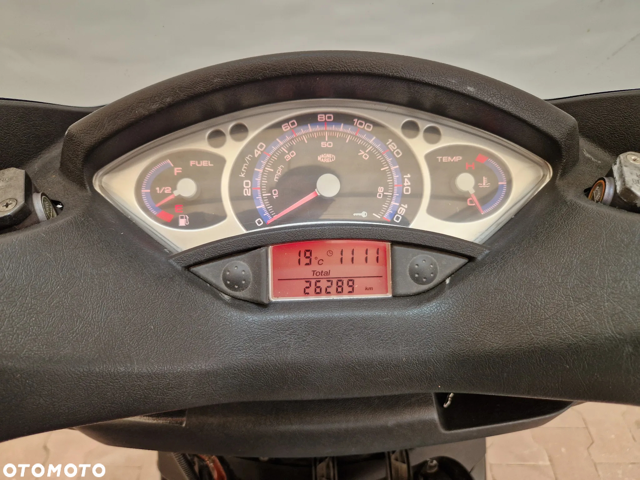 Yamaha X-max - 34