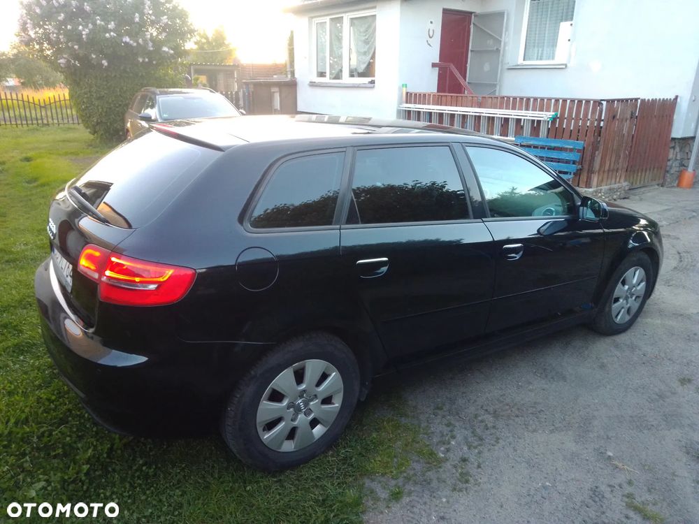 Audi A3 Sportback 1.6 TDI DPF Ambiente - 6