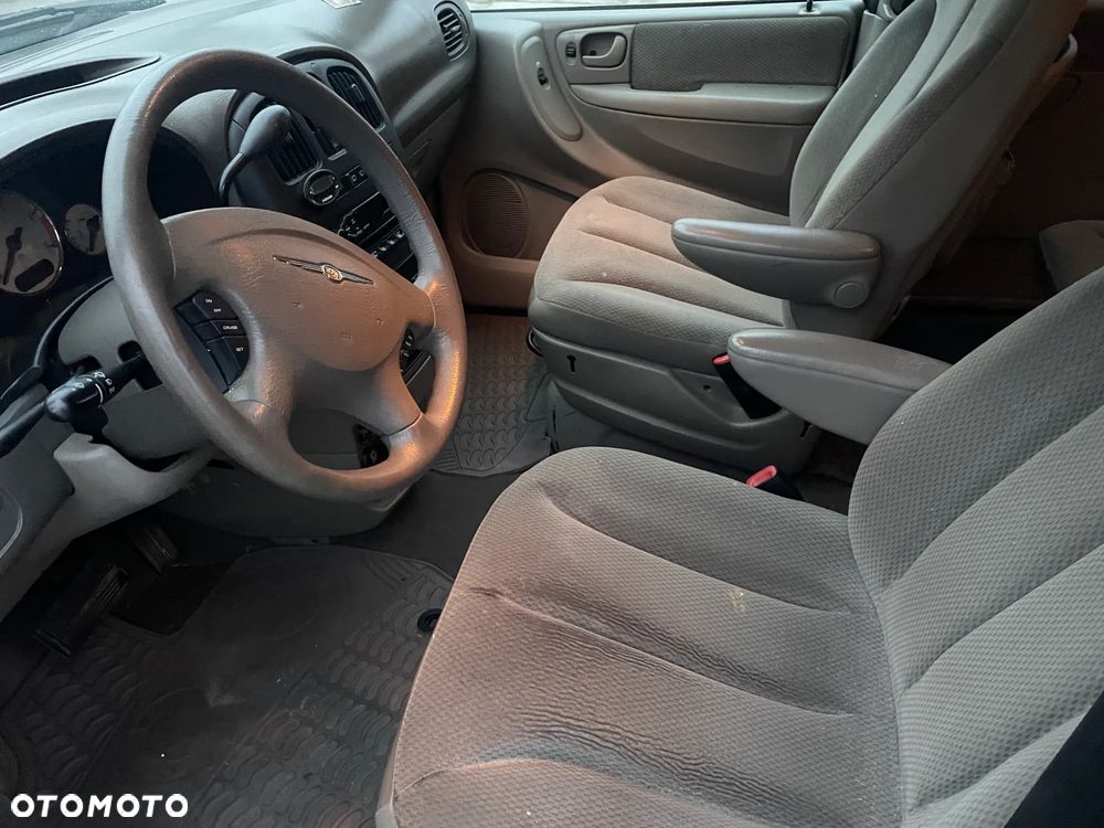 Chrysler Grand Voyager 2005 photo 5