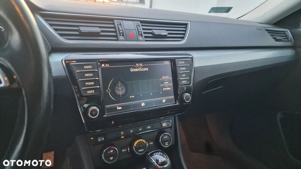 Skoda Superb 2.0 TDI Ambition DSG - 35