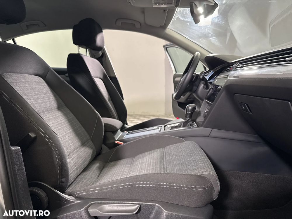 Volkswagen Passat - 12
