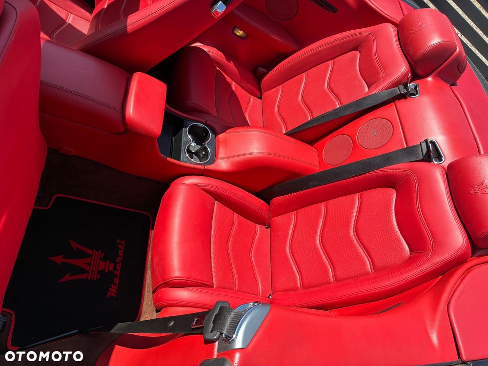 Maserati GranCabrio - 10