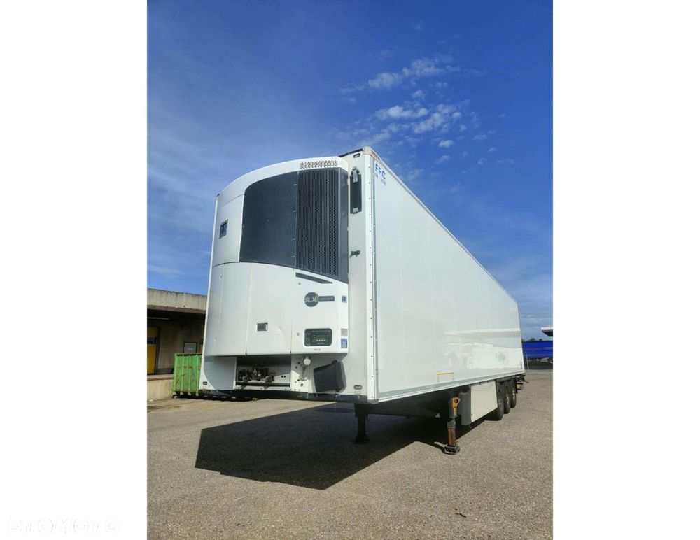 Schmitz Cargobull SKO FP 45 ThermoKing SLXi Spectrum Multitemp with Taillift - 2