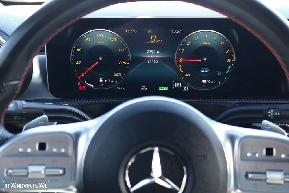 Mercedes-Benz A 250 Limousine e AMG Line - 24