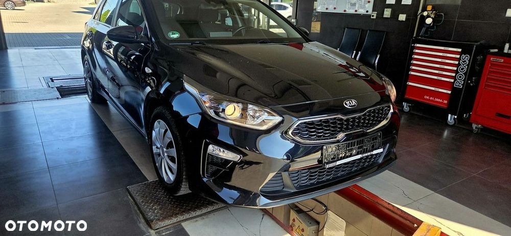 Kia Ceed - 8