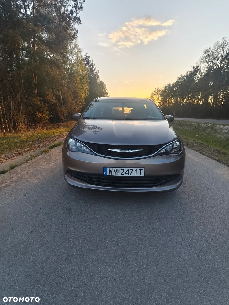 Chrysler Pacifica - 2