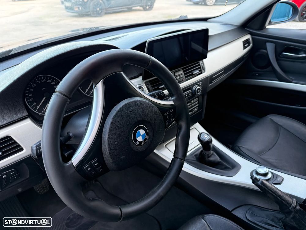 BMW 320 d Touring - 2