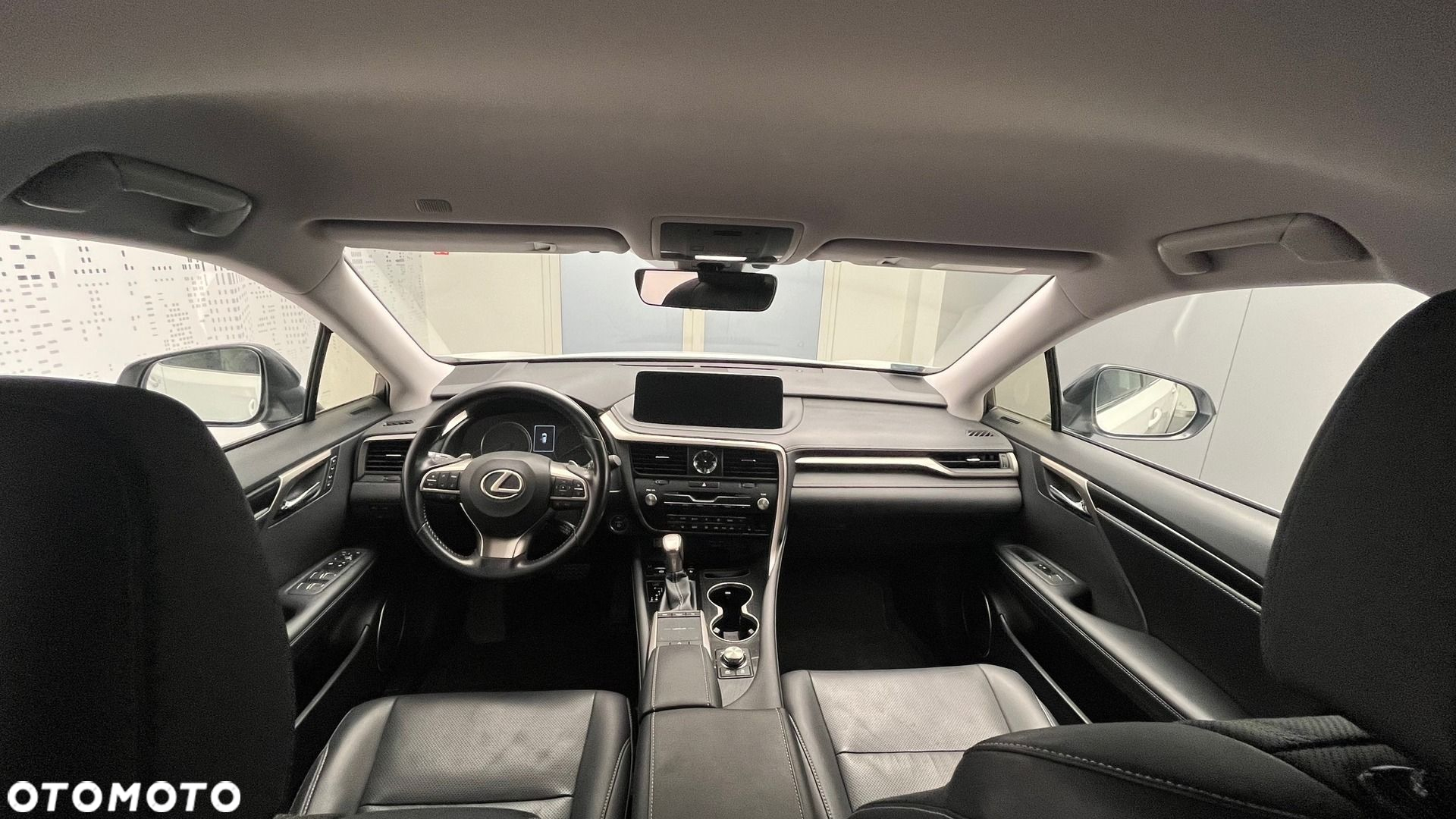 Lexus RX - 8