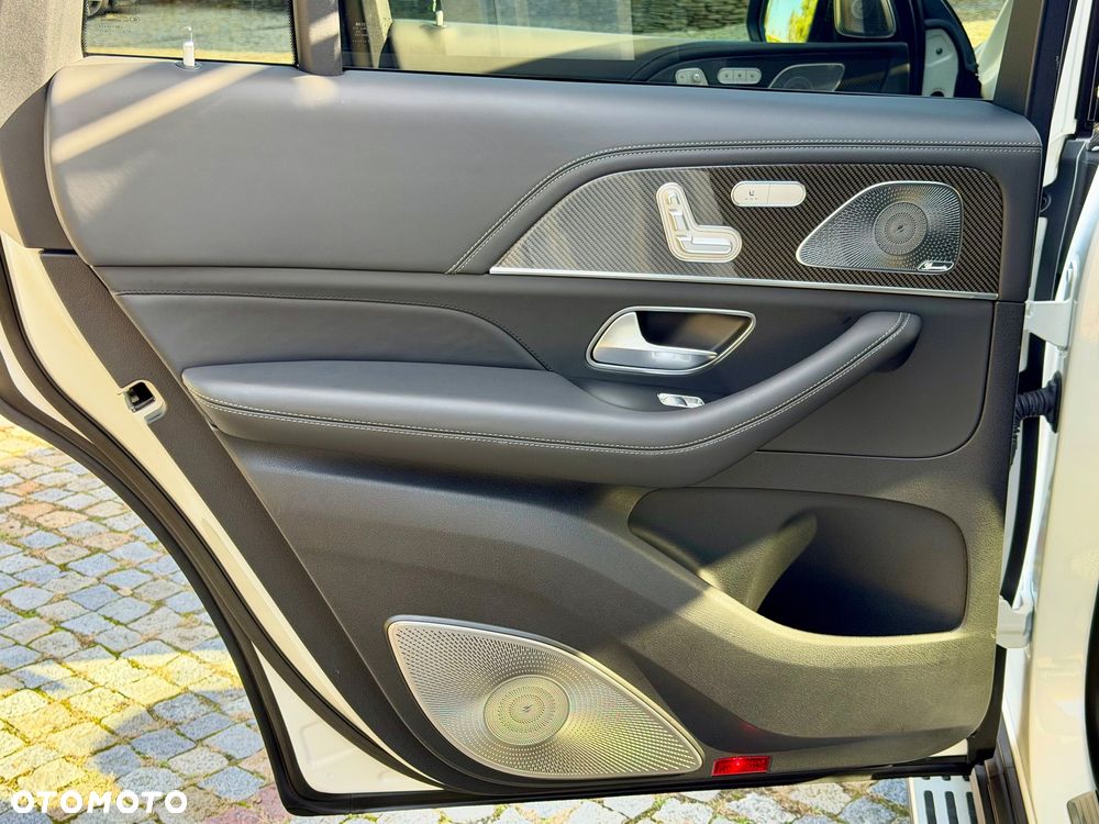 Mercedes-Benz GLS - 23