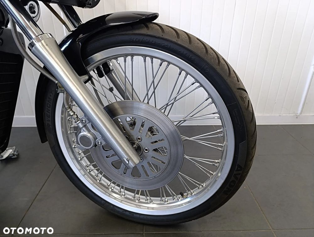 Suzuki Intruder - 5