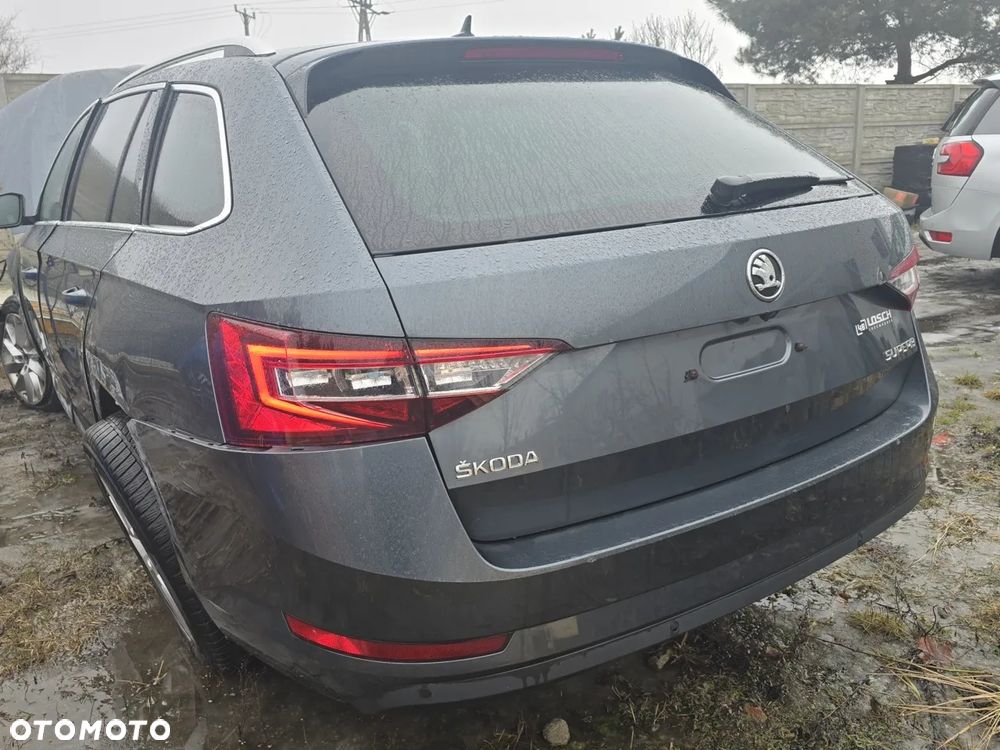 Skoda Superb 2.0 TDI DSG Style - 11