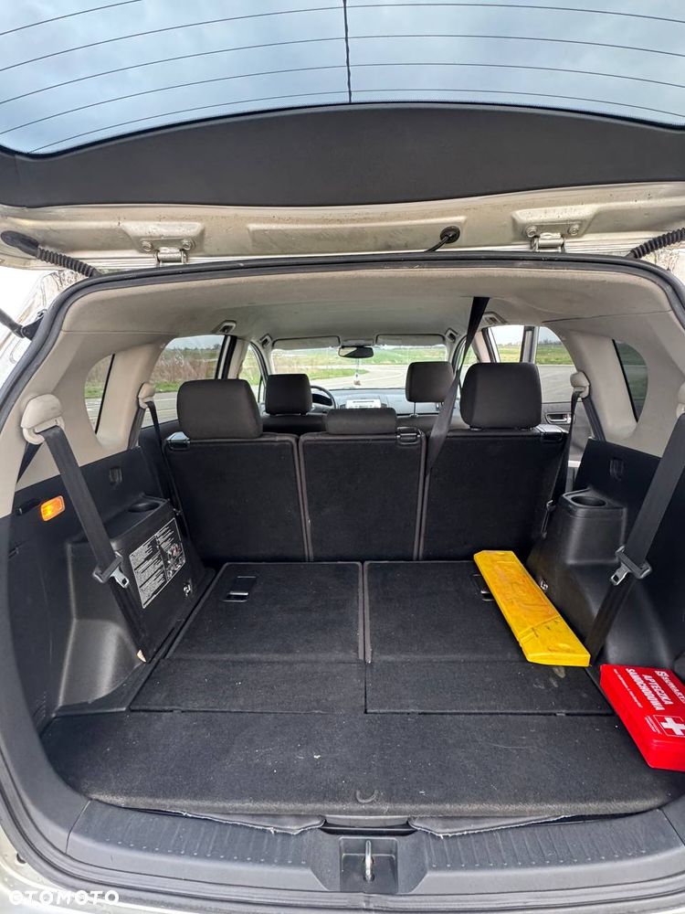 Toyota Corolla Verso - 8