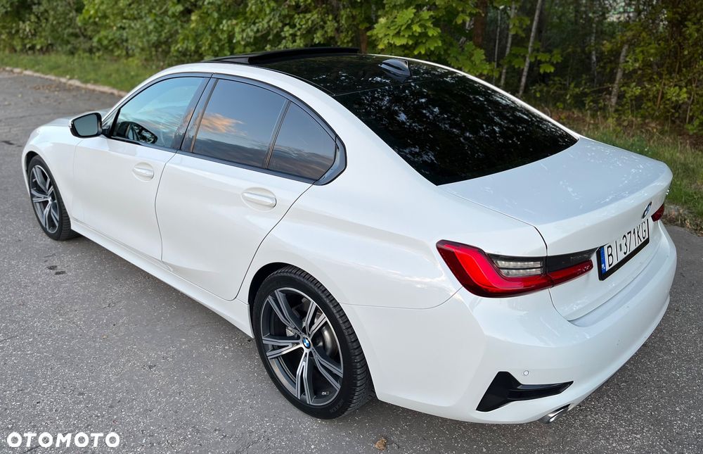 BMW Seria 3 330i - 17