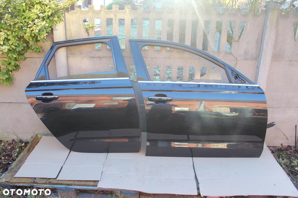 DRZWI PRZEDNIE TYLNE PRAWE AUDI A6 C7 AVANT LX5R 2017