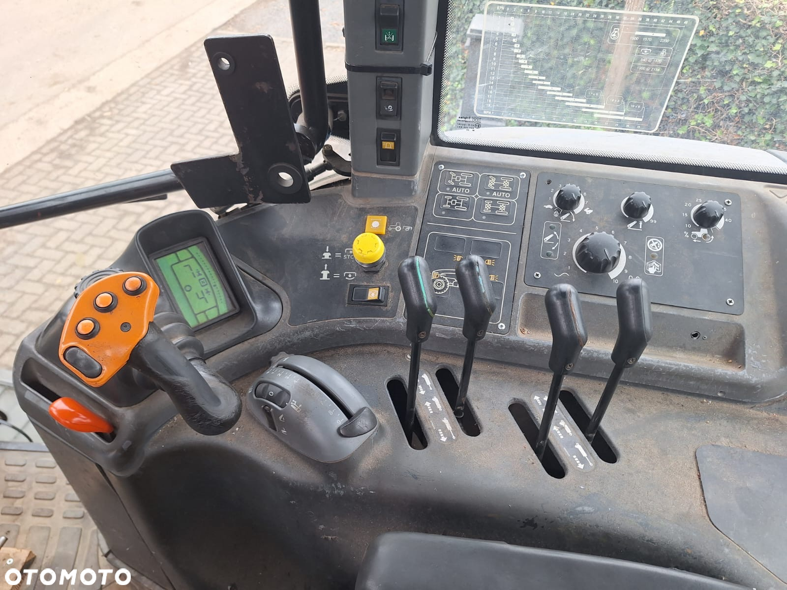 New Holland TM175 - 20