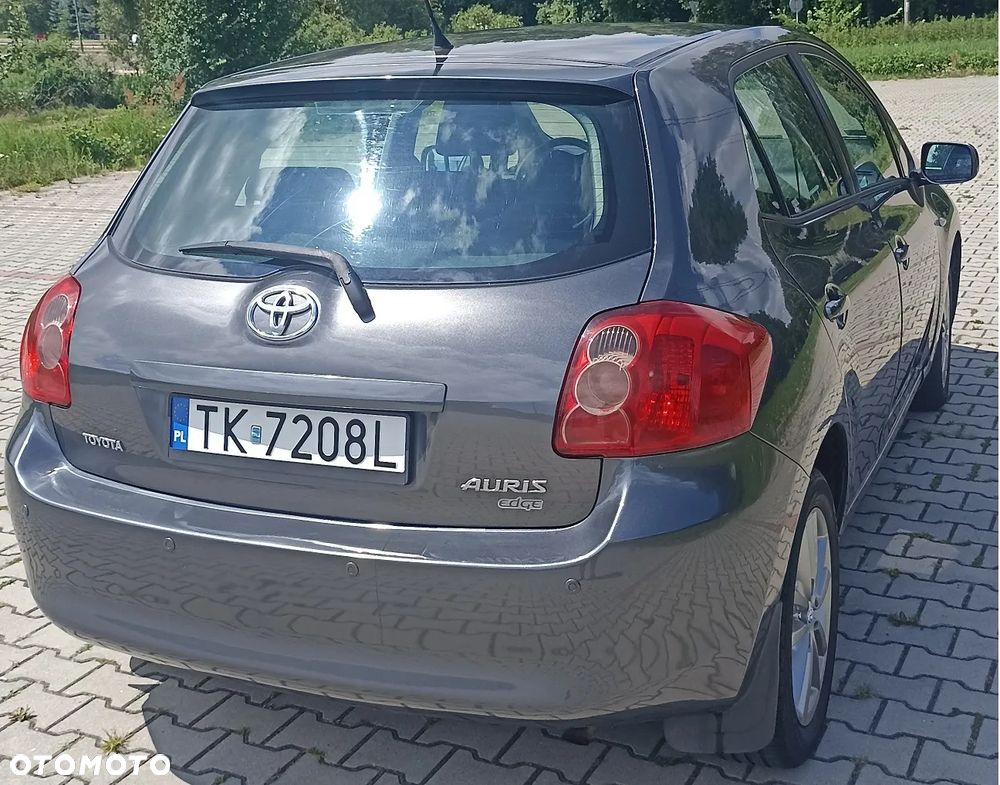 Toyota Auris 1.4 D-4D - 5